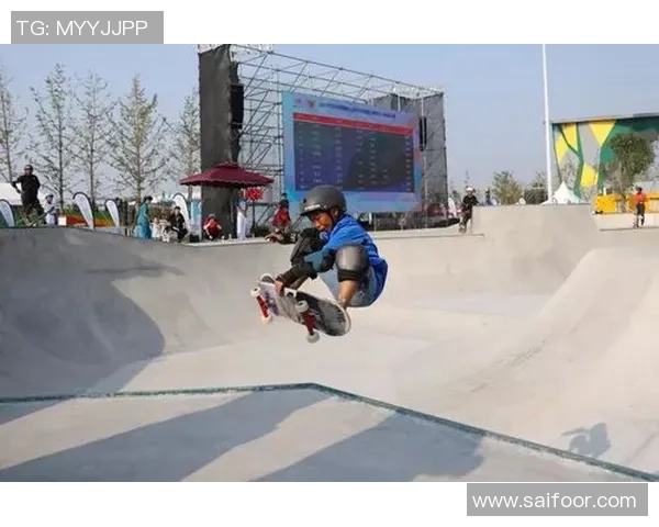 武汉极限运动队在滑板精英赛中以92分稳居积分榜首位 武汉极限运动队在滑板精英赛中以92分稳居积分榜首位